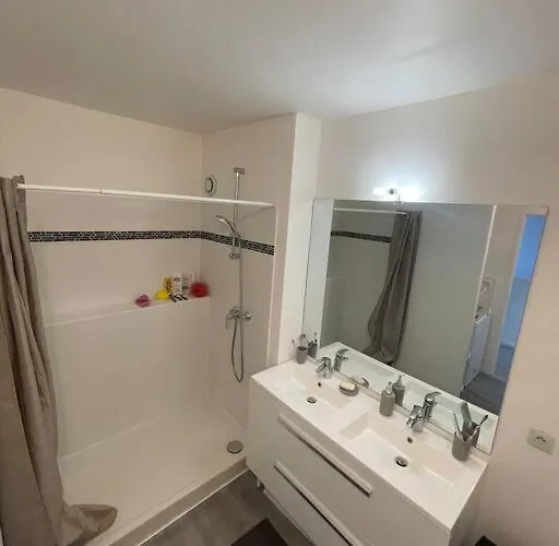 Agreable Dans דירה